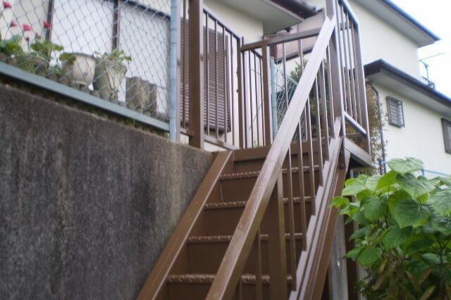 �K�т������̊O�K�i�ɓh���������t�H�[���̎���